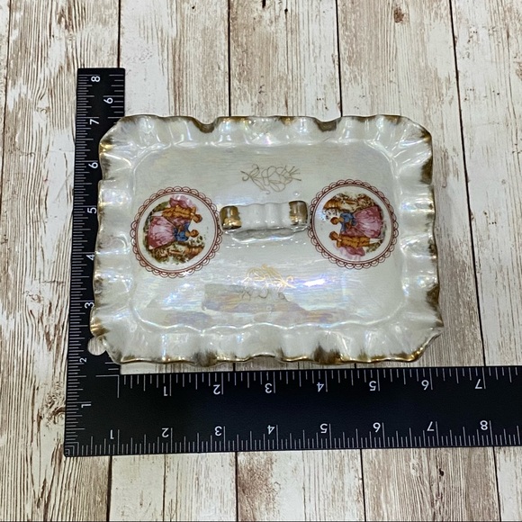 Vintage Victorian Porcelain Footed Jewelry Trinket Box - Picture 6 of 12